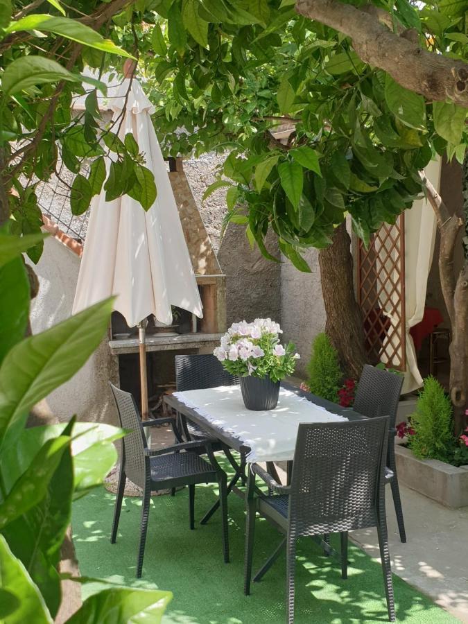 Casa Vacanze Con Giardino E Area Barbecue Martis Exterior photo